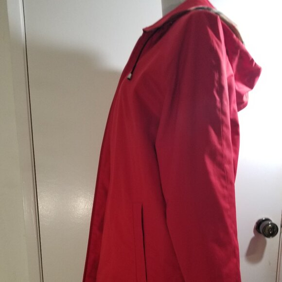 Burberry Coat with removable hood. Size M - Picture 3 of 16
